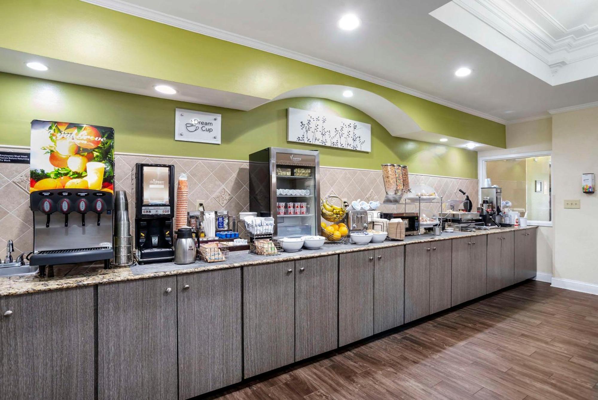 Sleep Inn & Suites Montgomery East I-85 Экстерьер фото