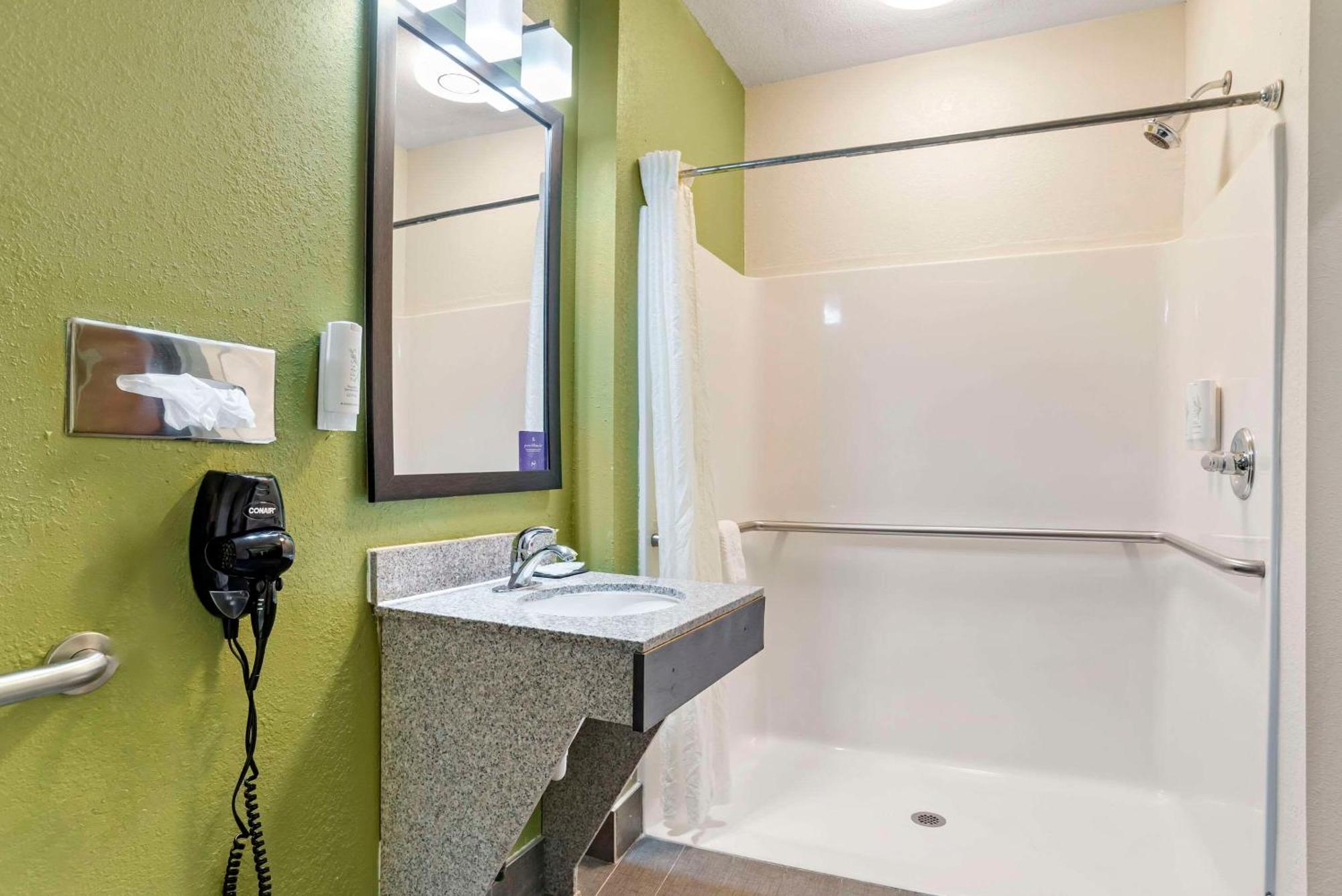 Sleep Inn & Suites Montgomery East I-85 Экстерьер фото